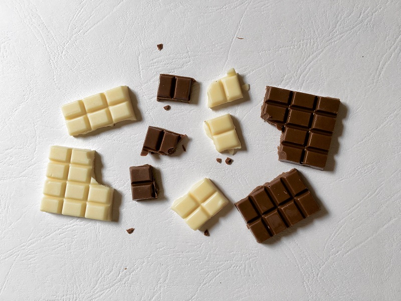 Chocolate Intolerance Vs. Chocolate Allergy (Symptoms & Tests)